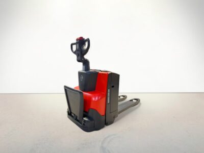 BT LWE200 brugt selvkørende pallevogn