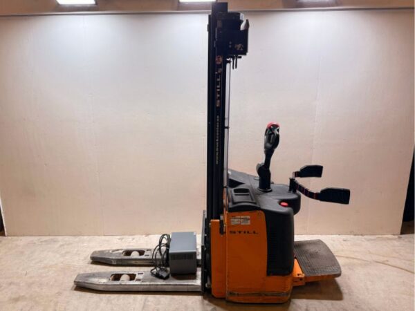 Brugt Still EGV-S14 stabler med ståplade 2005